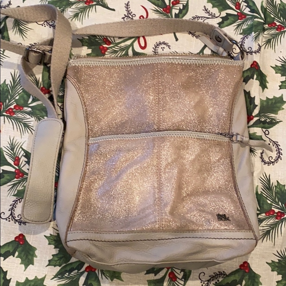 Crossbody purse.